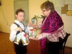 вручение подарков многодетной семье